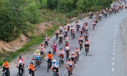 Eskişehirli bisikletçiler Kandıra’da pedal çevirdi