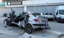 Beton mikseri otomobille çarpıştı: 1’i ağır 5 yaralı