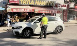 Polislerin gözü önünde ters yöne girdi, 10 bin lira ceza yedi