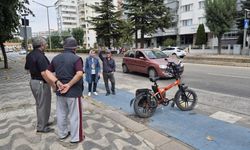 Eskişehir'de otomobilin çarptığı bisiklet sürücüsü yaralandı
