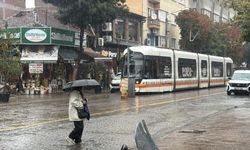 Meteoroloji uyarı yapmıştı: Eskişehir'de sağanak yağış etkili oldu