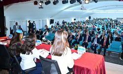 Eskişehir’de gençler Cengiz Dağcı’nın eserlerini konuştu