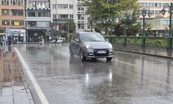 Eskişehir'de sağanak yağış etkili oldu