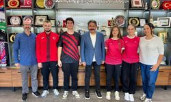 İşitme engelli milli badmintoncu Beren Su Ulus'tan Avrupa ikinciliği