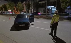 Eskişehir’de denetimde durdurulan sürücü otomobilini bırakıp kaçtı!