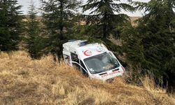Vali Yılmaz'dan kaza yapan ambulans ekibi için geçmiş olsun mesajı