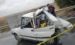 Eskişehir'de tır otomobile arkadan çarptı: 2 ölü
