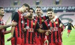 Hem savundu hem gol attı
