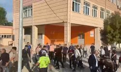 Manisa’da okul önünde silahlı saldırı: 2 öğrenci ağır yaralı