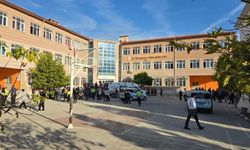 Manisa'da okul yakınında silahlı saldırı: 2'si ağır 11 öğrenci yaralandı