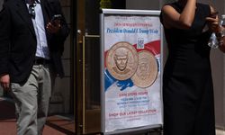 ABD'de Trump portreli 1 dolarlık madeni para tedavülde