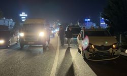 Işıklarda iki araç çarpıştı: 2 yaralı
