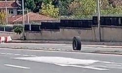 Seyir halindeki otobüsünün lastikleri koptu