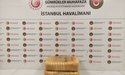 Havalimanı'nda 25 kilo esrar ele geçirildi: 2 gözaltı