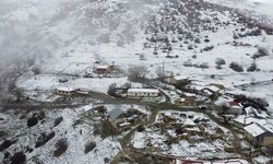 Erzincan’da hava soğudu, zirvelere kar yağdı