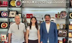 Eskişehirli öğrenci bilek güreşindeki başarısıyla Şampiyonlar Kampı'na katılmaya hak kazandı
