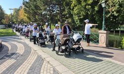 Eskişehir'de 75 anne aynı anda bebekleriyle birlikte egzersiz yaptı