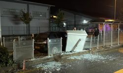 Eskişehir'de otomobil tramvay durağına daldı: 1 yaralı
