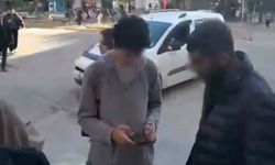 Üniversite Caddesi’nde öğrenciden para isteyen şahıs kameraya yansıdı