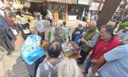 Hamamyolu’nda iyilik hareketi: Bağışlarla simit, ayran ve su dağıtıyor