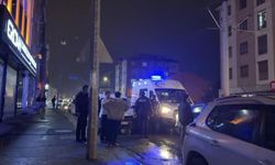 Eskişehir’de apartman kapısını zorlarken yaralandı: Kanlar içinde kaldı