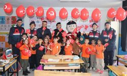 Eskişehir Jandarması öğrencilerle Cumhuriyet Bayramı hazırlığı yaptı