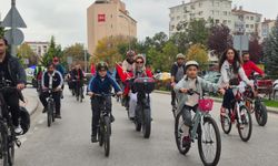 Eskişehir’de Cumhuriyet coşkusu bisiklet ve motosiklet turlarıyla yaşandı