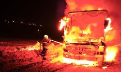 Yolcu otobüsü alevlere teslim oldu