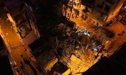 Beyoğlu’nda 5 katlı bina çöktü: Arama çalışmaları devam ediyor