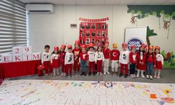 Eskişehir’de minikler Cumhuriyet tuvalini renklendirdi