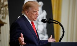 Trump’tan İran’a MOAB tehdidi: “Tüm bombaların anası”