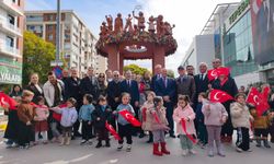 Eskişehir’de Atatürk ve Çocuklar Anıtı açıldı