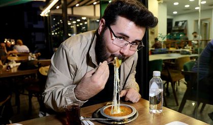 Adana'da iftar sonrası tatlıcılara rağbet arttı