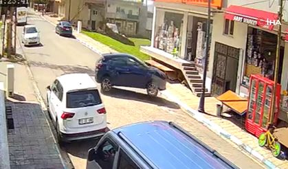 Batman’da kontrolden çıkan otomobil binaya girdi