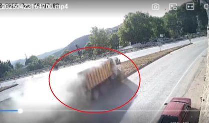 Freni patlayan hafriyat kamyonunun facia öncesi tozu dumana kattığı anlar kamerada