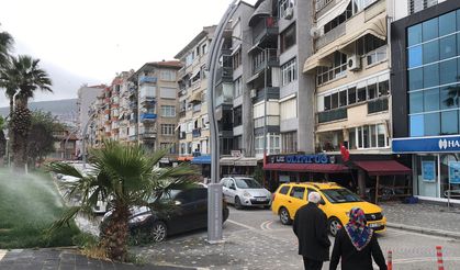Genç kadını sürükleyerek böyle kaçırmaya çalıştılar!