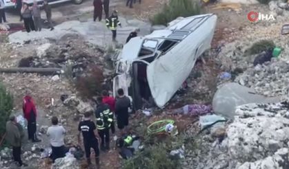 Mersin’de feci kaza! 5 kişi hayatını kaybetti, 10’dan fazla yaralı