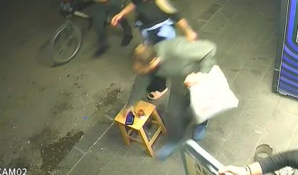 Çekirdek çitlerken telefonu çaldı: "Şeytana uydum" dedi