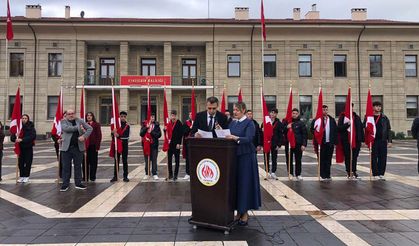 Eskişehir’de 24 Kasım Öğretmenler Günü törenle kutlandı