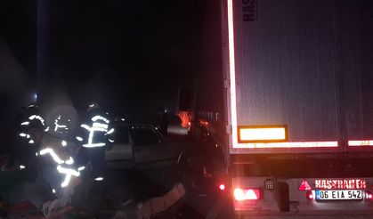 Tır ile çarpışan TOFAŞ hurdaya döndü