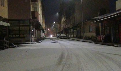 Kars’a mevsimin ilk karı düştü
