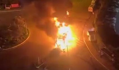 Ispartakule’de İETT Halk Otobüsü alev topuna döndü