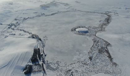 Termometreler eksi 21’i gösterdi, Hafik Gölü tamamen dondu