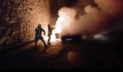 Korkutan araç yangını