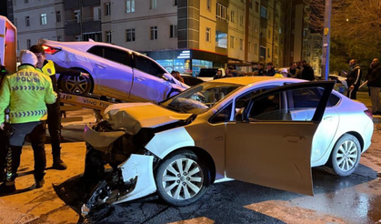 Kaza sonrası sürücü kaçtı, yakını yerine geçmeye çalıştı