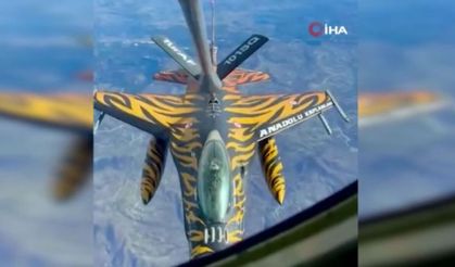 NATO, Türk F-16'sının Romanya hava sahasında yakıt ikmali yaptığı anları paylaştı