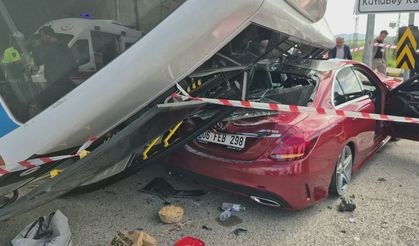 Bartın’da korkutan kaza: Öğrencileri taşıyan otobüs otomobile çarptı