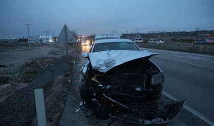 Alkollü sürücü kaza yaptı, yakınları gazetecileri tehdit etti