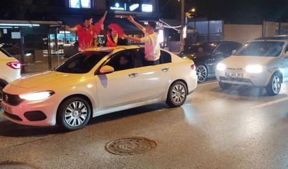 Türkiye’de Dünya Kupası coşkusu! Milli Takım’ın galibiyeti yurtta büyük sevinçle karşılandı