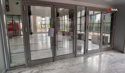CHP Genel Merkezi girişine "mutlak butlan" kararı asıldı